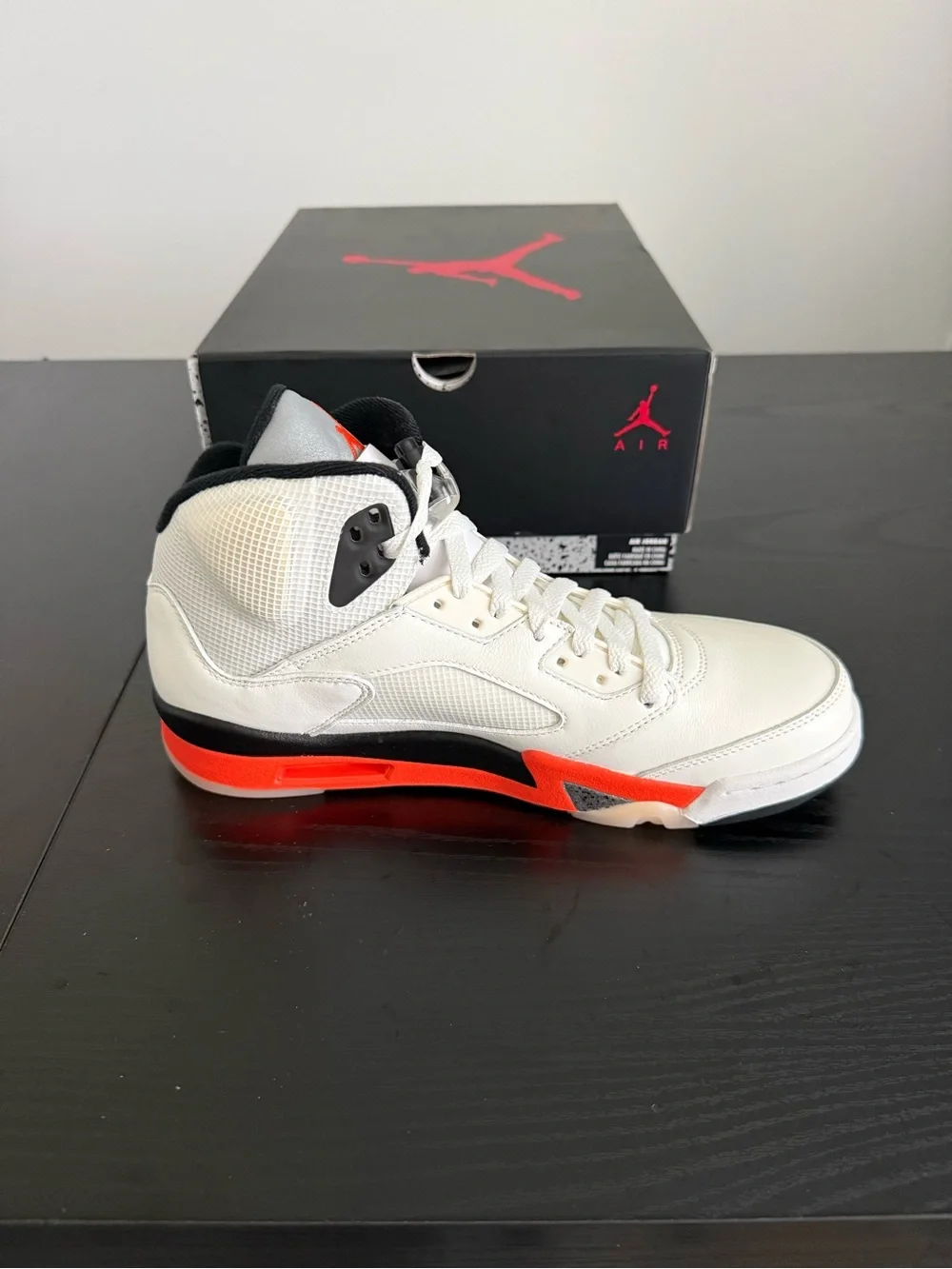 Jordan Men’s White/Infrared Retro Basketball Sneakers